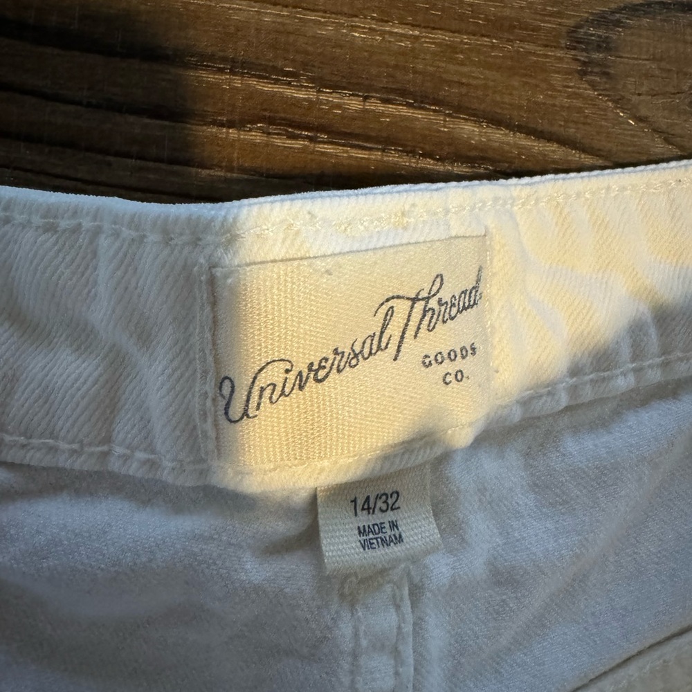 Universal Thread Shorts - Picture 2 of 7